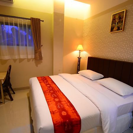 Queen City Hotel Banjarmasin Banjarmasin  Zewnętrze zdjęcie
