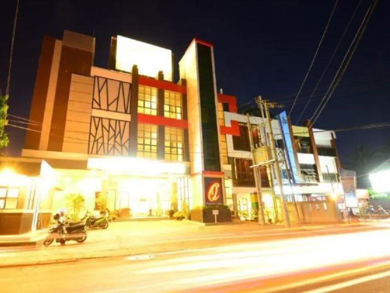 Queen City Hotel Banjarmasin Banjarmasin  Zewnętrze zdjęcie