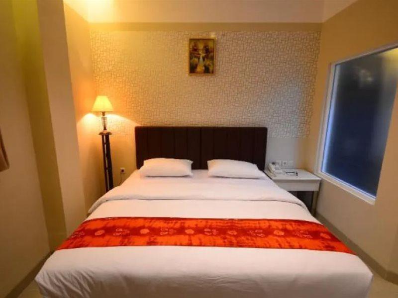 Queen City Hotel Banjarmasin Banjarmasin  Zewnętrze zdjęcie