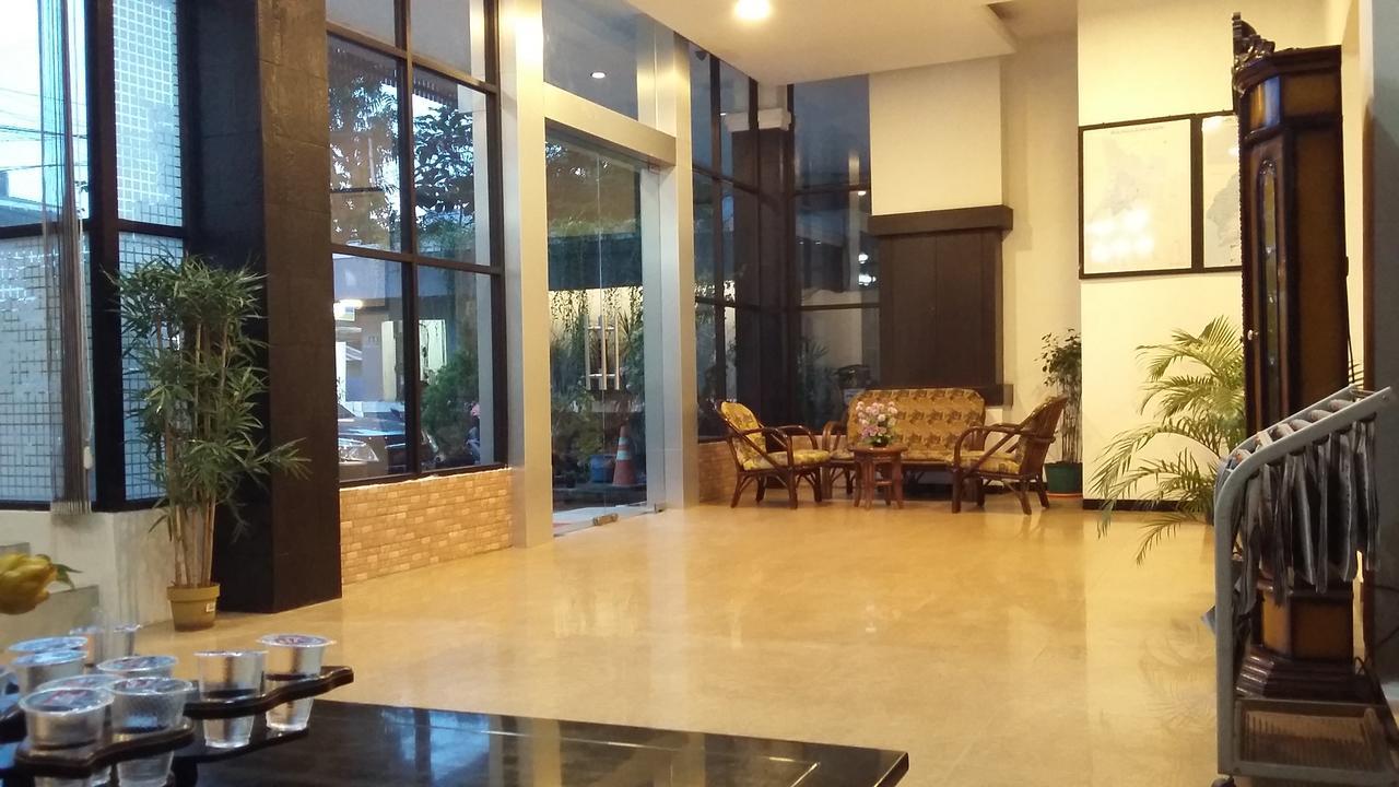 Queen City Hotel Banjarmasin Banjarmasin  Zewnętrze zdjęcie