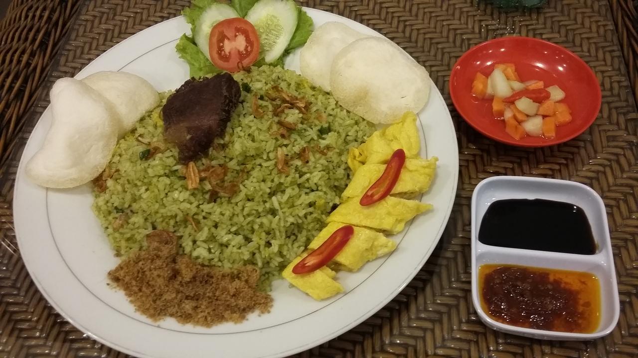Queen City Hotel Banjarmasin Banjarmasin  Zewnętrze zdjęcie