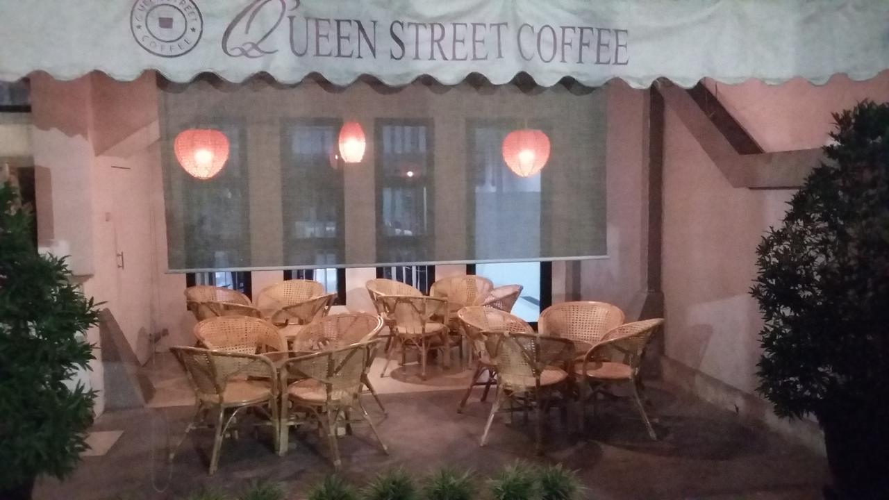 Queen City Hotel Banjarmasin Banjarmasin  Zewnętrze zdjęcie